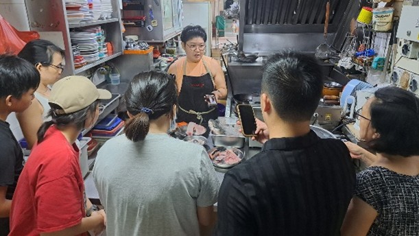 Pasar to Hawker Walking Tour and Lunch