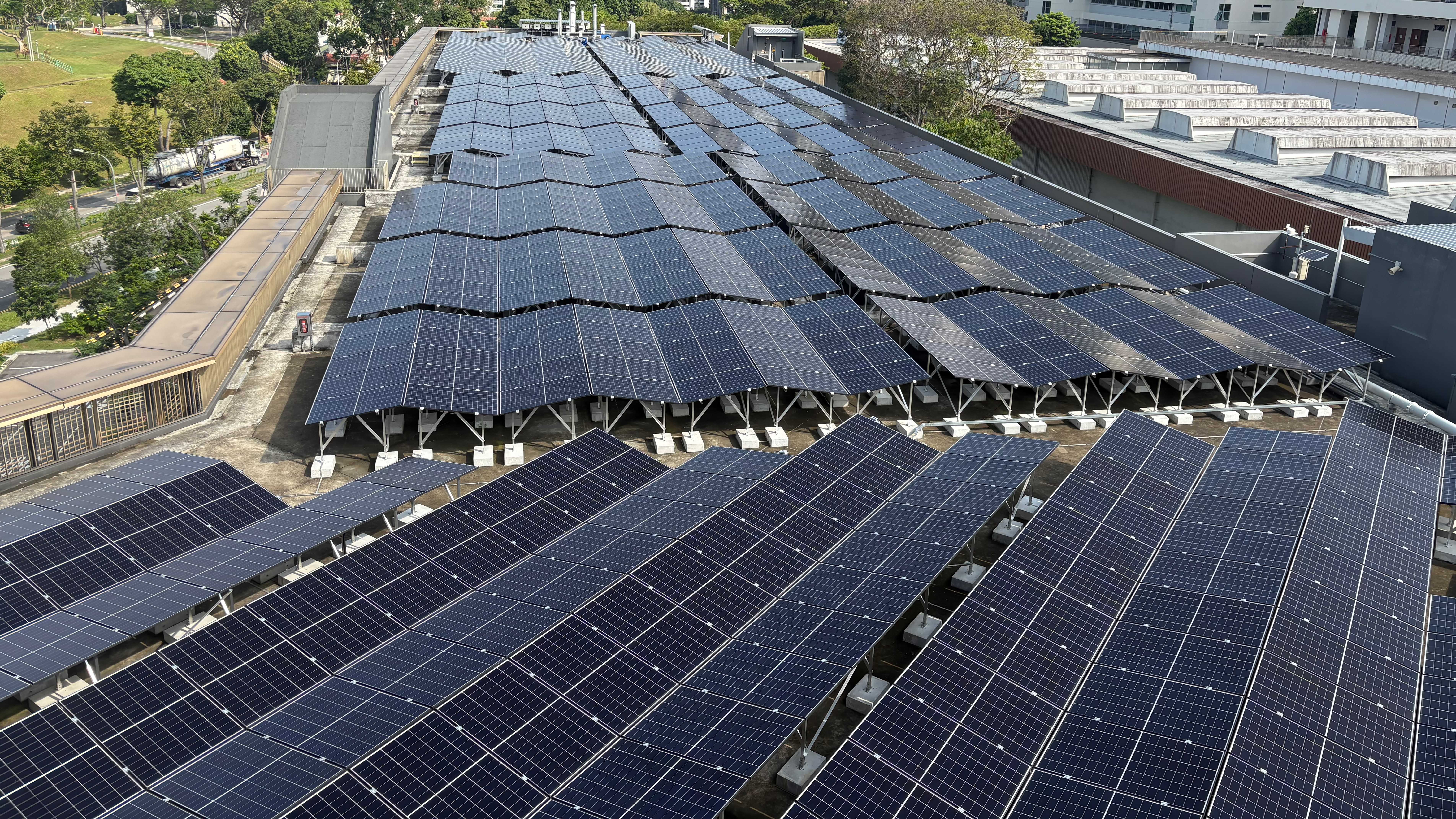 Guided Tour of NUS-SDE3 Building’s rooftop solar panels