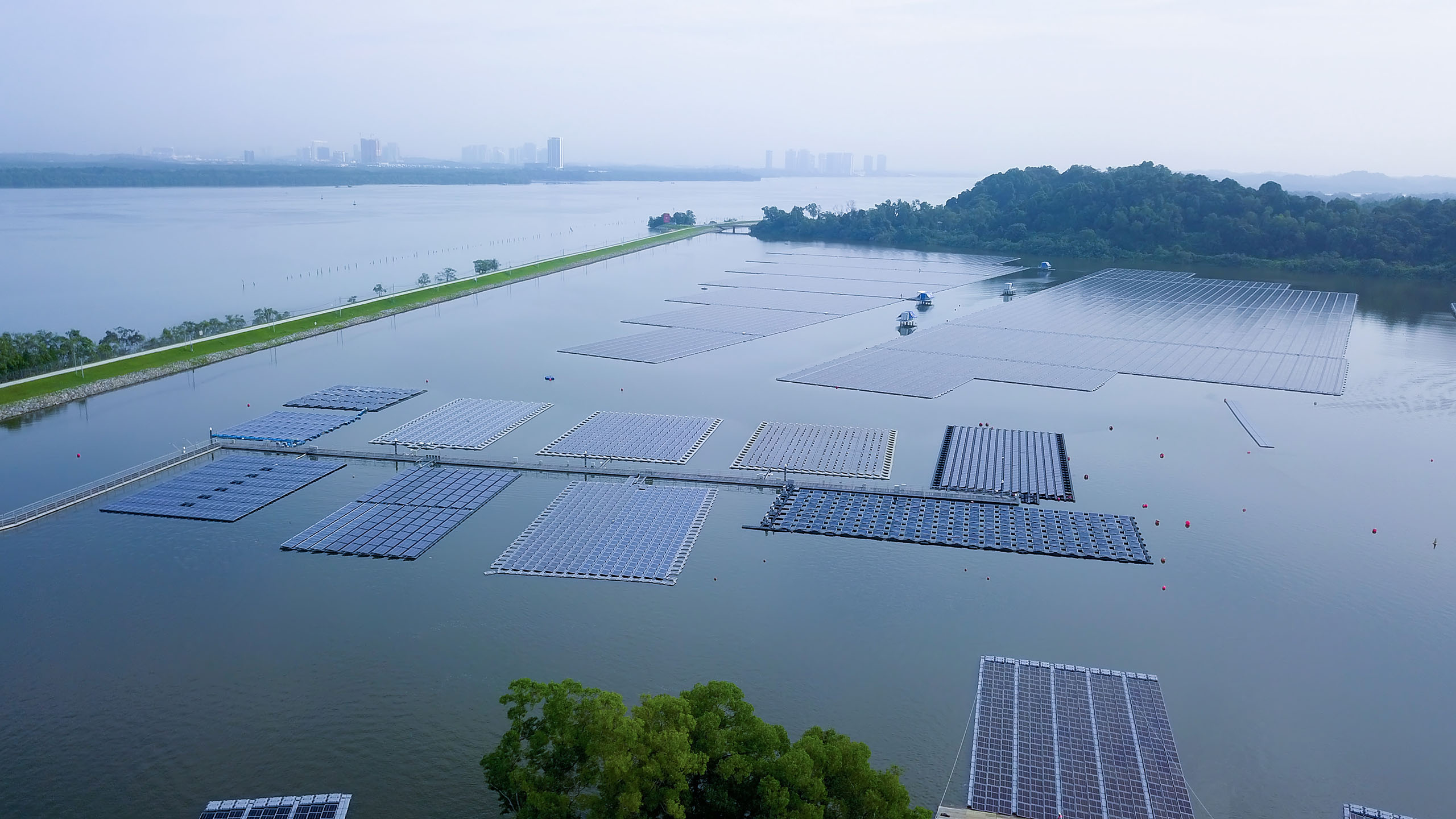 Visit to Sembcorp Tengeh Floating Solar Farm
